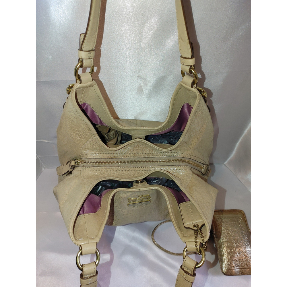 Coach Madison Maggie Hobo Bag/Poppy Wristlet Embossed Leather Metallic Gold W OS - Picture 8 of 10